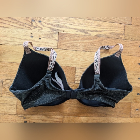 Victoria's Secret Shimmering Black Full Coverage T-Shirt Bra - Picture 4 of 7